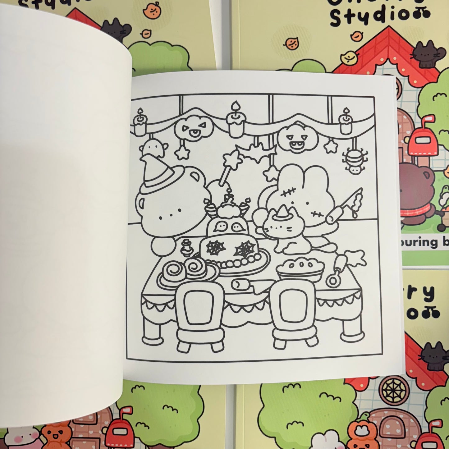 COZY COLOURING BOOK VOL.2